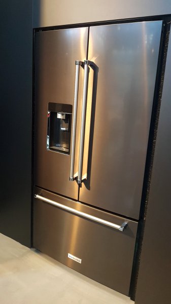 refrigerateur-kitchenaid-noir-blacksteel.jpg