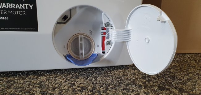 accès au filtres sur la lavante séchante AEG LWR98C166X