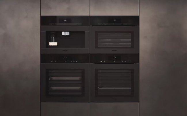 Four Miele Gala Edition avec arivée et vidage  eau automatique
