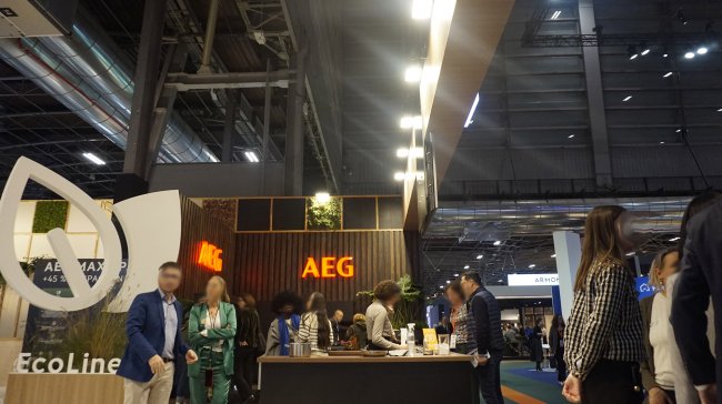 Stand AEG au salon Esprit Meuble 2023