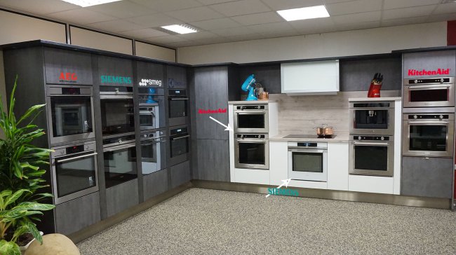 showroom2016-1-siemens-electrolux-aeg--smeg-kitchenaid.jpg
