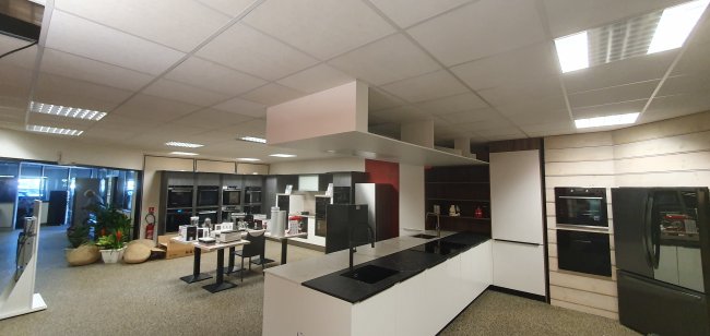 Showroom JLM Diffusion avec nouvel ilot Novy undercover