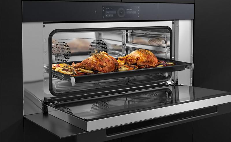 four vzug 90 avec plat cuisiné