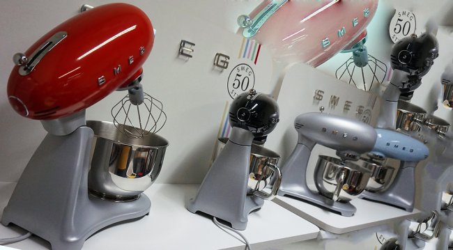 robot sur socle annee 50 deco viantage Smeg