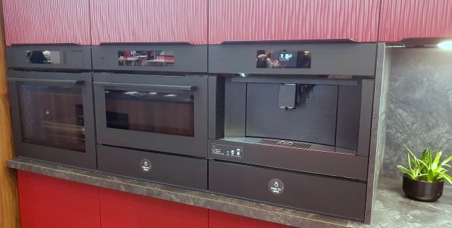 alignement horizontal des nouveaux fours AEG 2025
